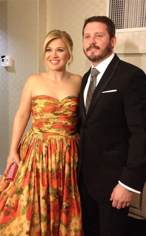 Kelly Clarkson isn't being shy about showing off her engagement ring! Shortly after announcing her engagement to Brandon Blackstock, she tweeted a photo of her brand new bling! Everyone has been ...